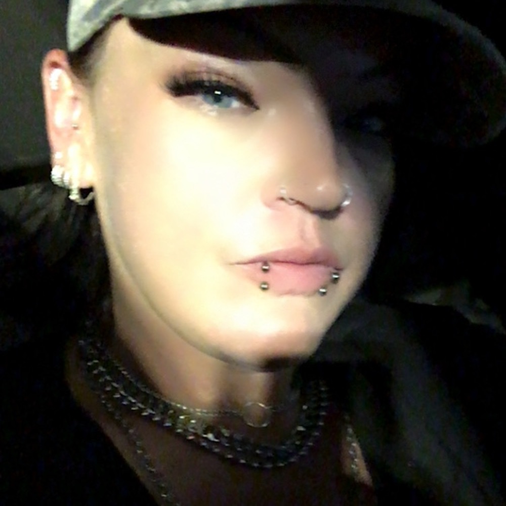 Meet your Posher, Christina